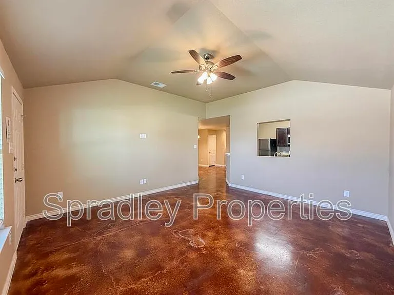 1047B Edwards Dr — Photo 9
