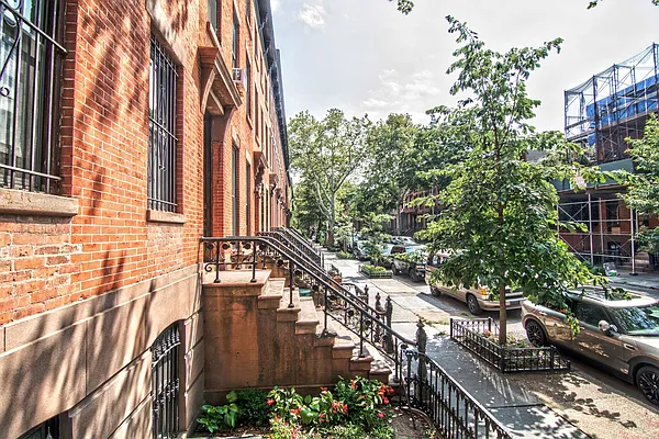 Rented by Ivey North LLC | media 34