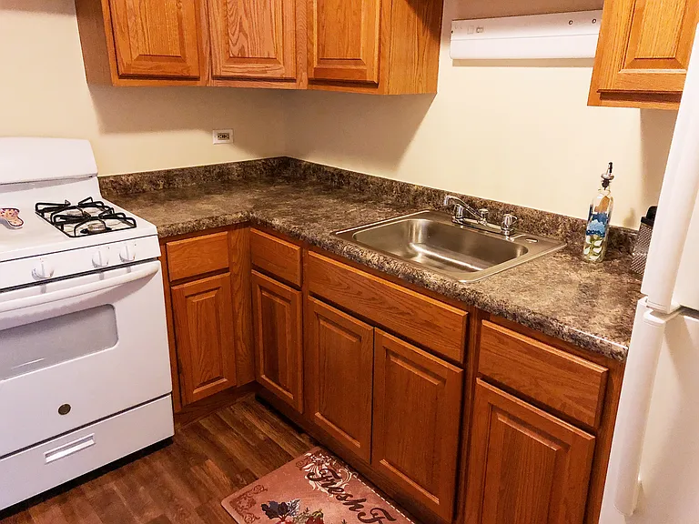 Hyde Park West Apartments & Townhomes — Photo 27