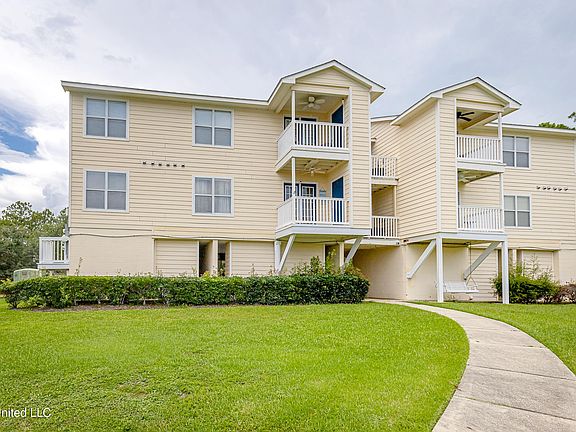 2nd image of 2421 Beach View Dr #D06