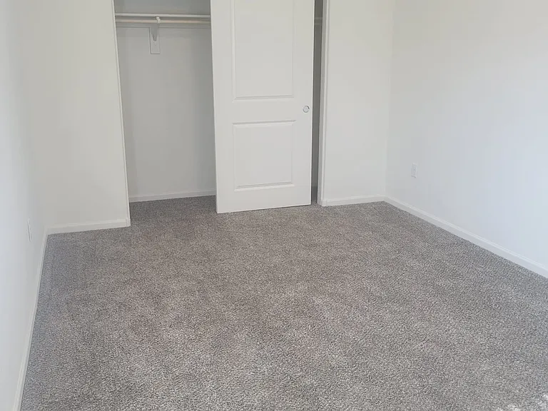 1741 W Pollack St — Photo 19