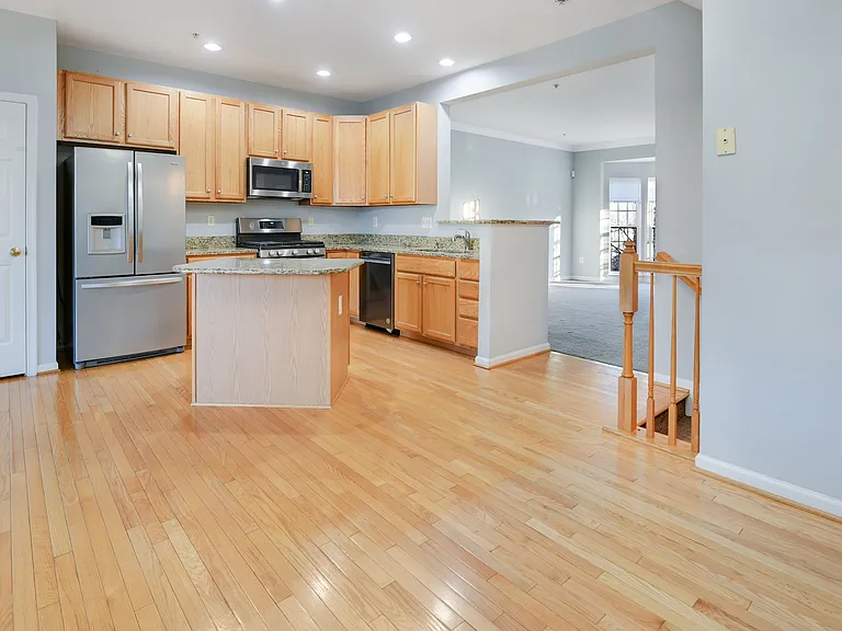 3730 Singleton Ter — Photo 2