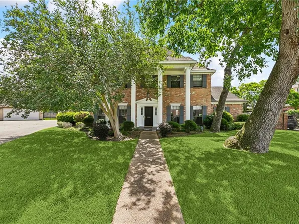 3767 Red Oak Ct, New Orleans, LA 70131