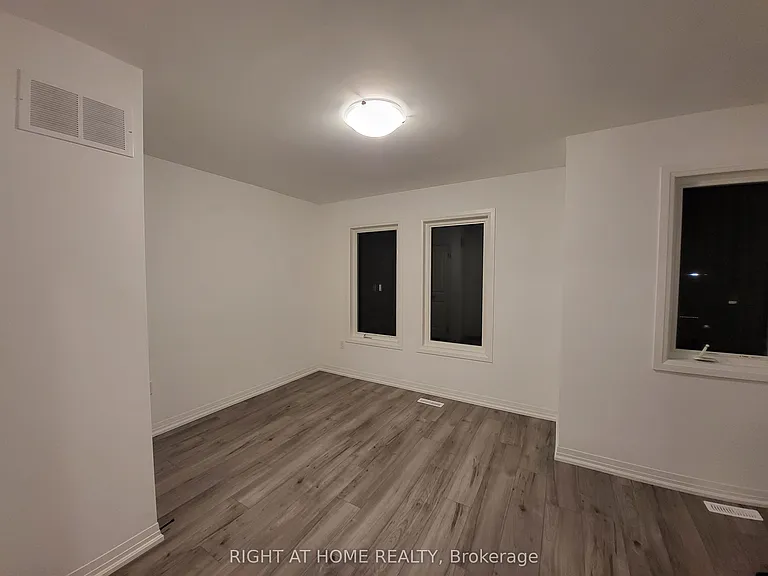 23 Fairlane Ave — Photo 5