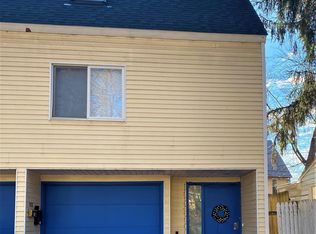 801 Stoughton St #B, Urbana, IL 61801