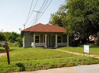 208 Graham St, Cleburne, TX 76033