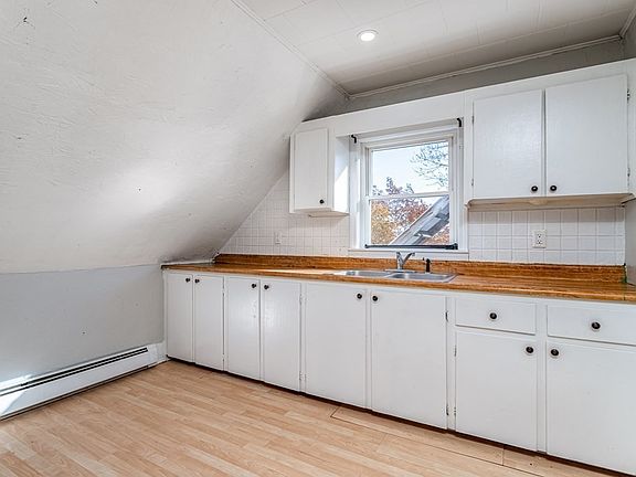 5th image of 18 Greenwood Pl