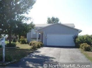 1536 Primrose Ln, Shakopee, MN 55379