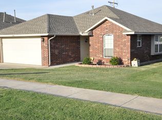 4408 Applegate Dr, Moore, OK 73160