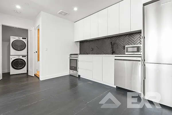 Rented by EXR | media 2