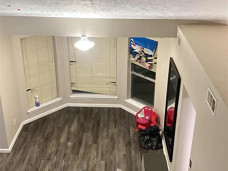 11818 Plumbrook Dr — Photo 4