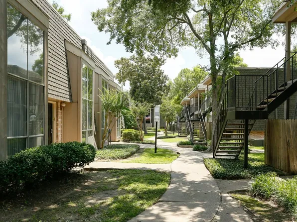 The Crest Apartments