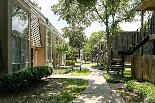The Crest Apartments Photo 1