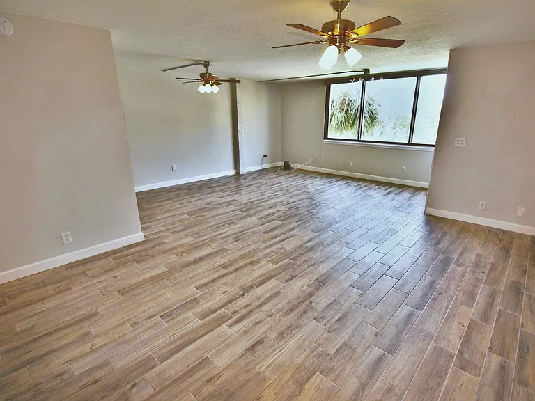 2621 Cove Cay Dr #405 — Photo 7