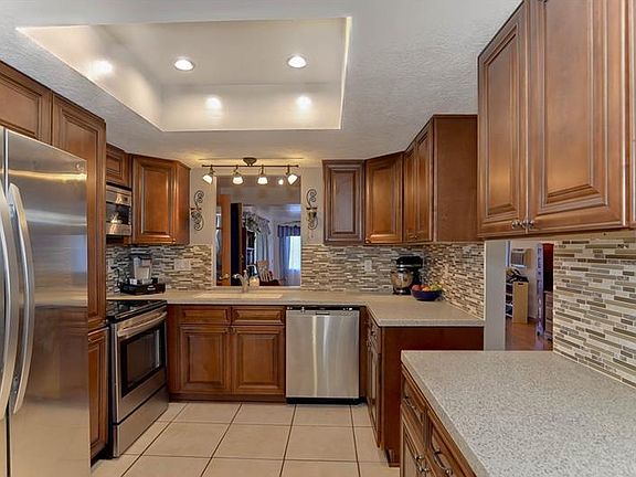 3rd image of 15881 Country Lake Dr