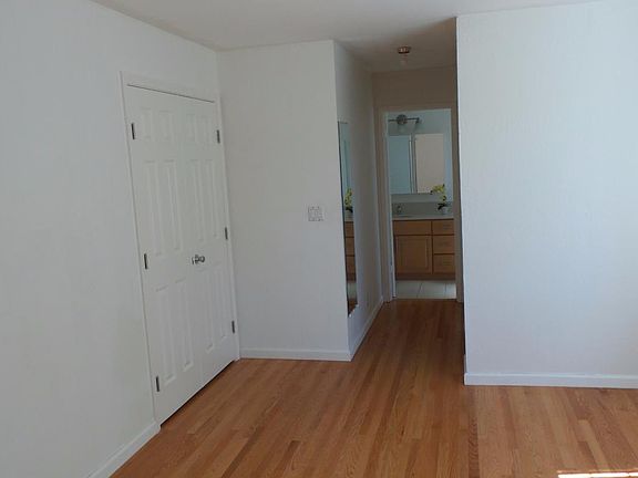 5th image of 289 S Park Victoria Dr