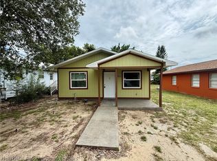 825 Booker Ave, Sebring, FL 33870
