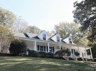 1215 Somersby Ln, Matthews, NC 28105