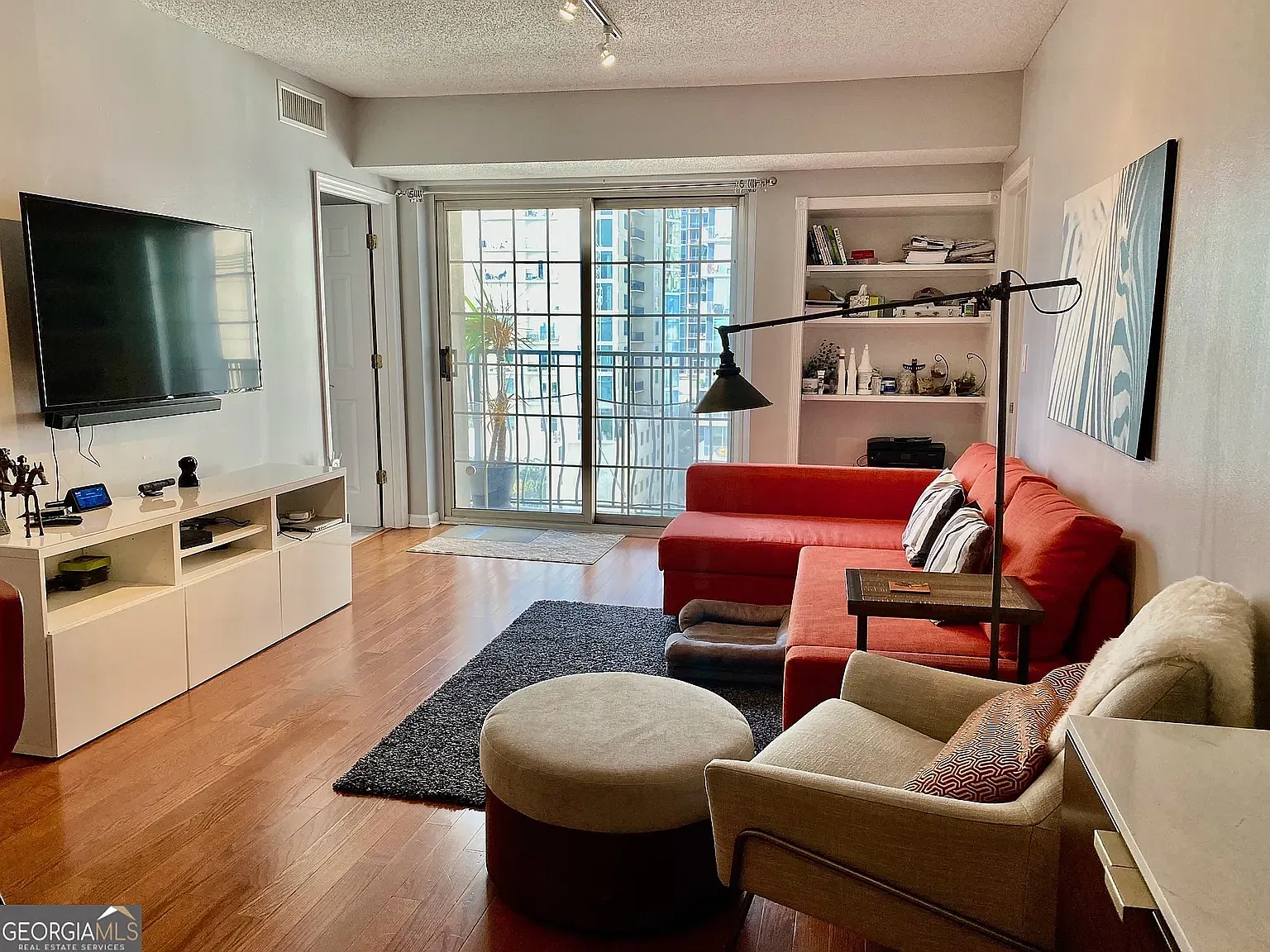 1 bed, 805 sqft, $2,450 — Photo 3