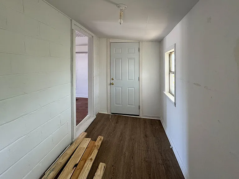 515 N Hough Ave — Photo 11