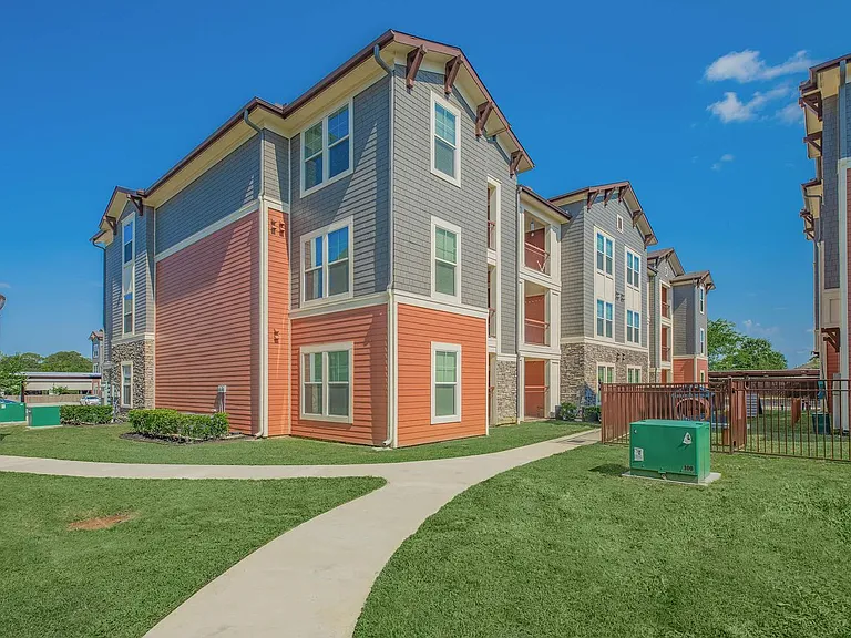 The Cardiff at Louetta Lakes — Photo 48