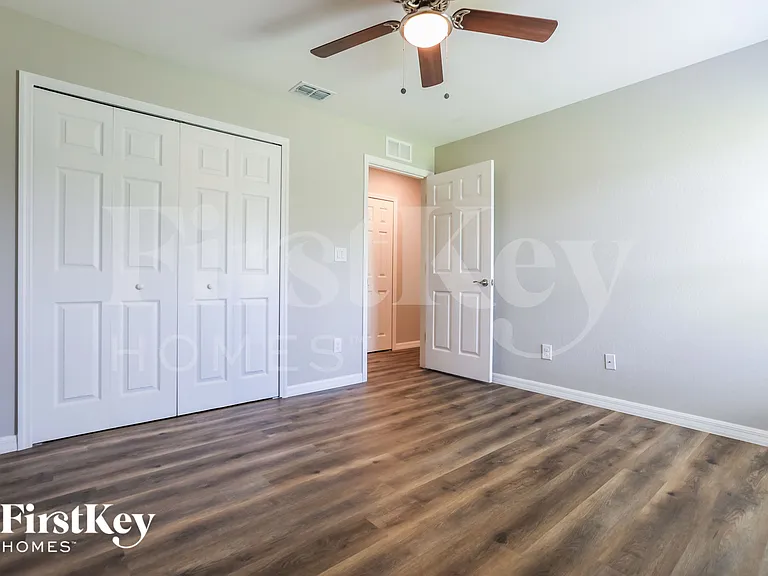 1235 Desmond St — Photo 12