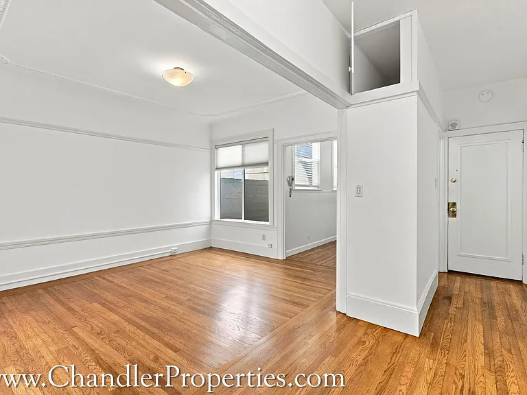 605 Scott St — Photo 4