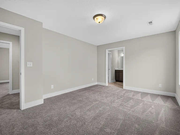 104 Thornberry Rd — Photo 32