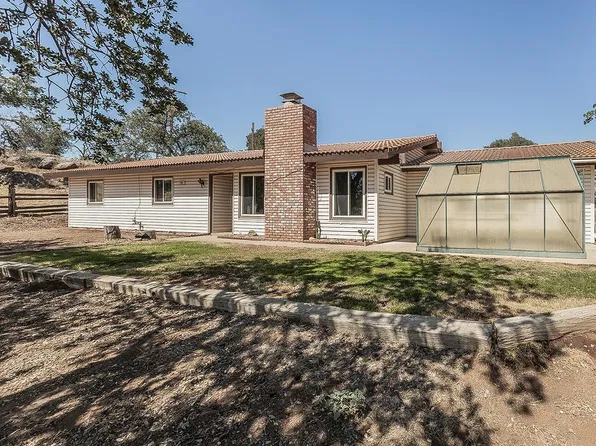 22085 Watts Valley Rd, Sanger, CA 93657