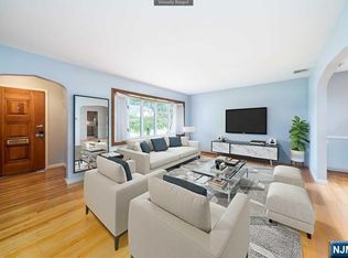 122 Harrison Ave, Hasbrouck Heights, NJ 07604