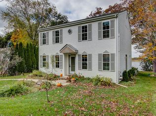 W377S3469 Lake Dr, Dousman, WI 53118