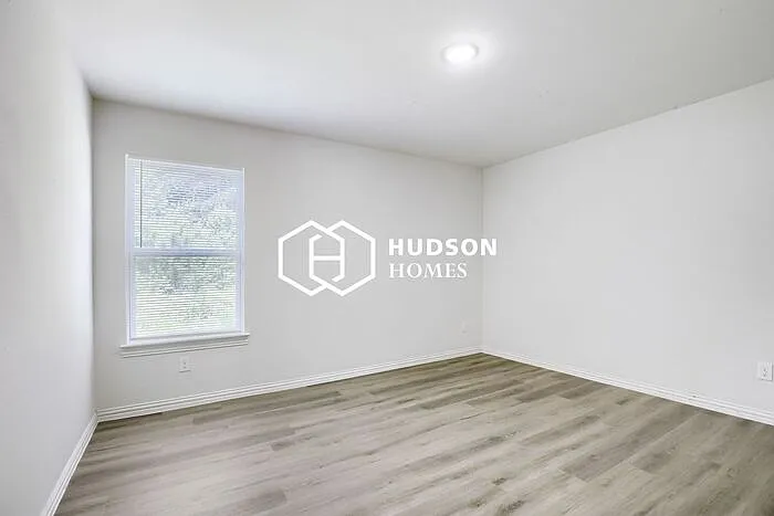 1109 E Birdsong St — Photo 7