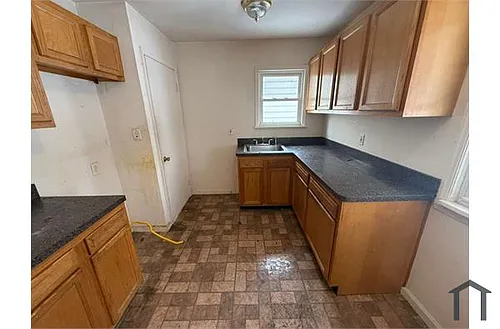 21111 Raymond St Photo 1