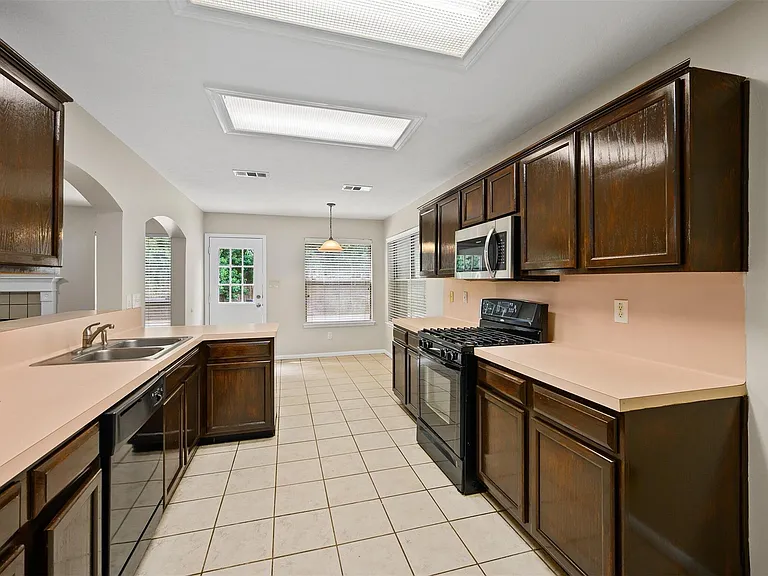 1631 Stonehaven Village Cir — Photo 9