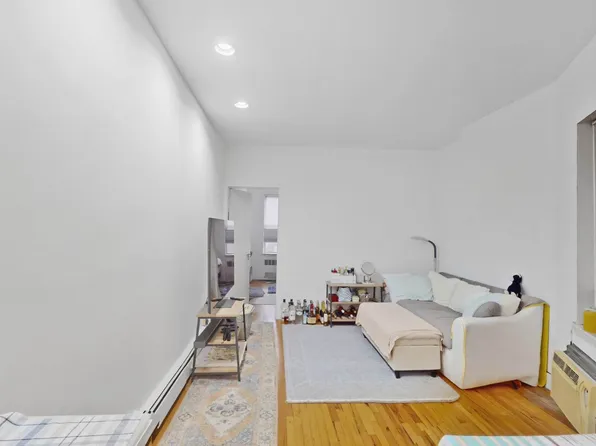 319 East 73rd Street image 5 of 23