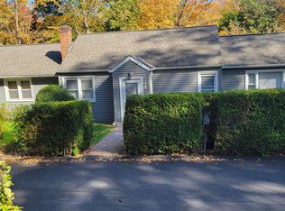 2 Stephens Ln, Valhalla, NY 10595