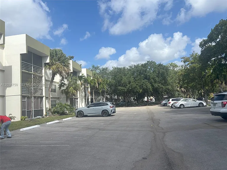4235 N University Dr #202 — Photo 42