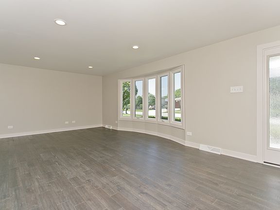 3rd image of 7559 Sycamore Dr