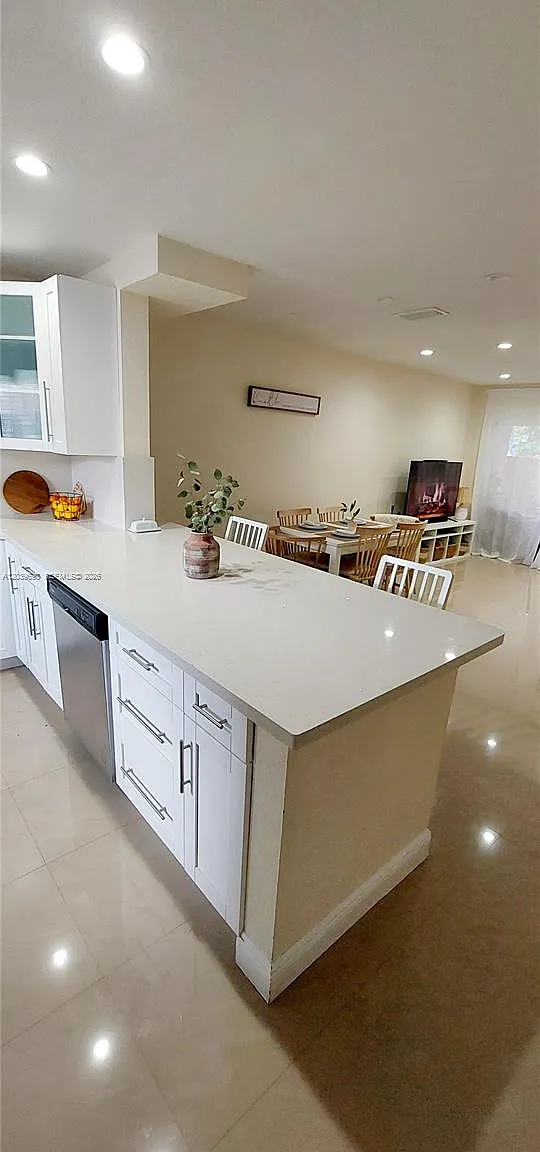 2 bed, 2.0 bath, 1134 sqft, $2,700 — Photo 1