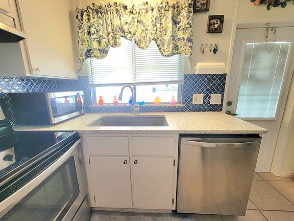 4th image of 442 Avanti Way Blvd