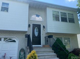 93 River Rd, Sayreville, NJ 08872