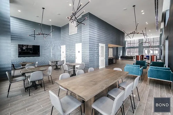 Rented by Bond New York | media 6