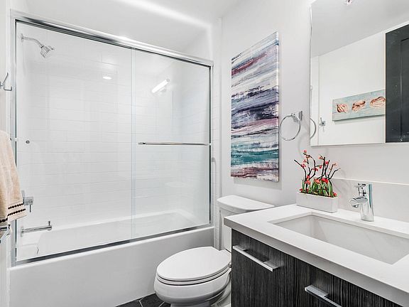 3rd image of 3815 W Avenue 43 #201