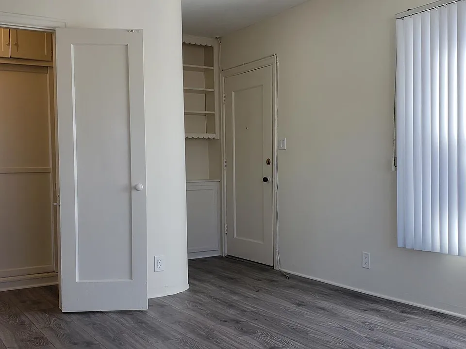 Large walk-in closet & dressing area