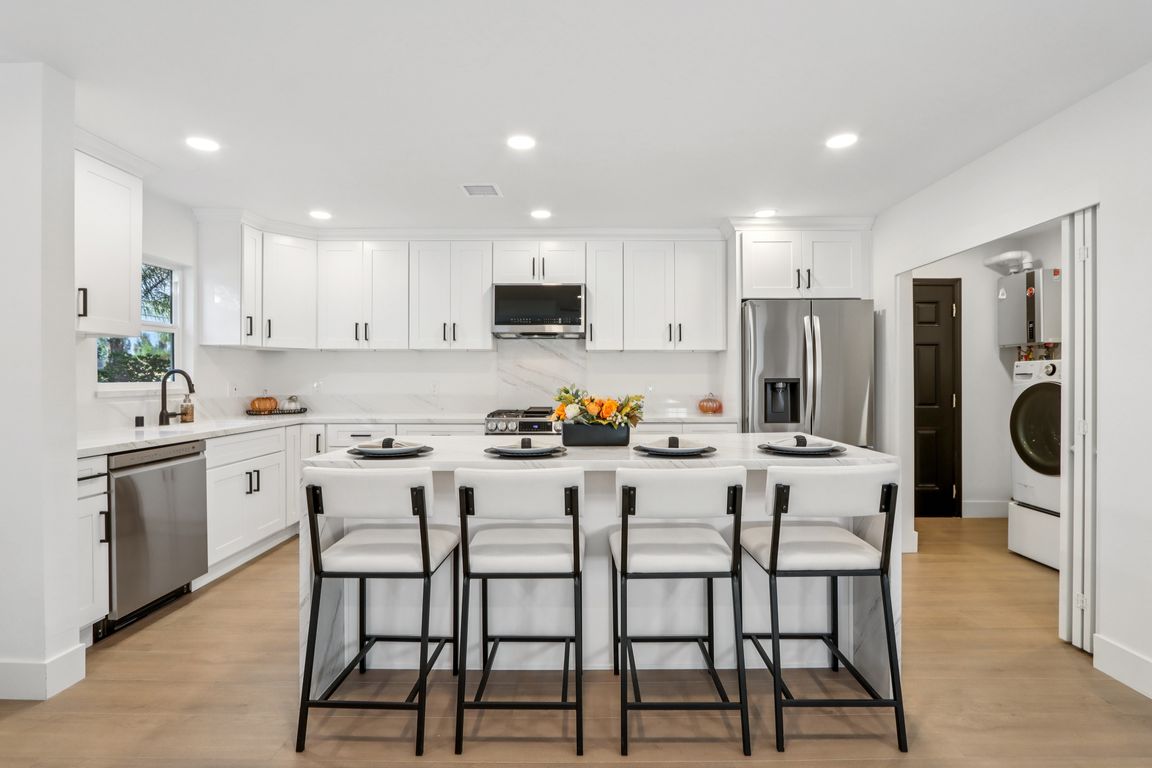 next background image