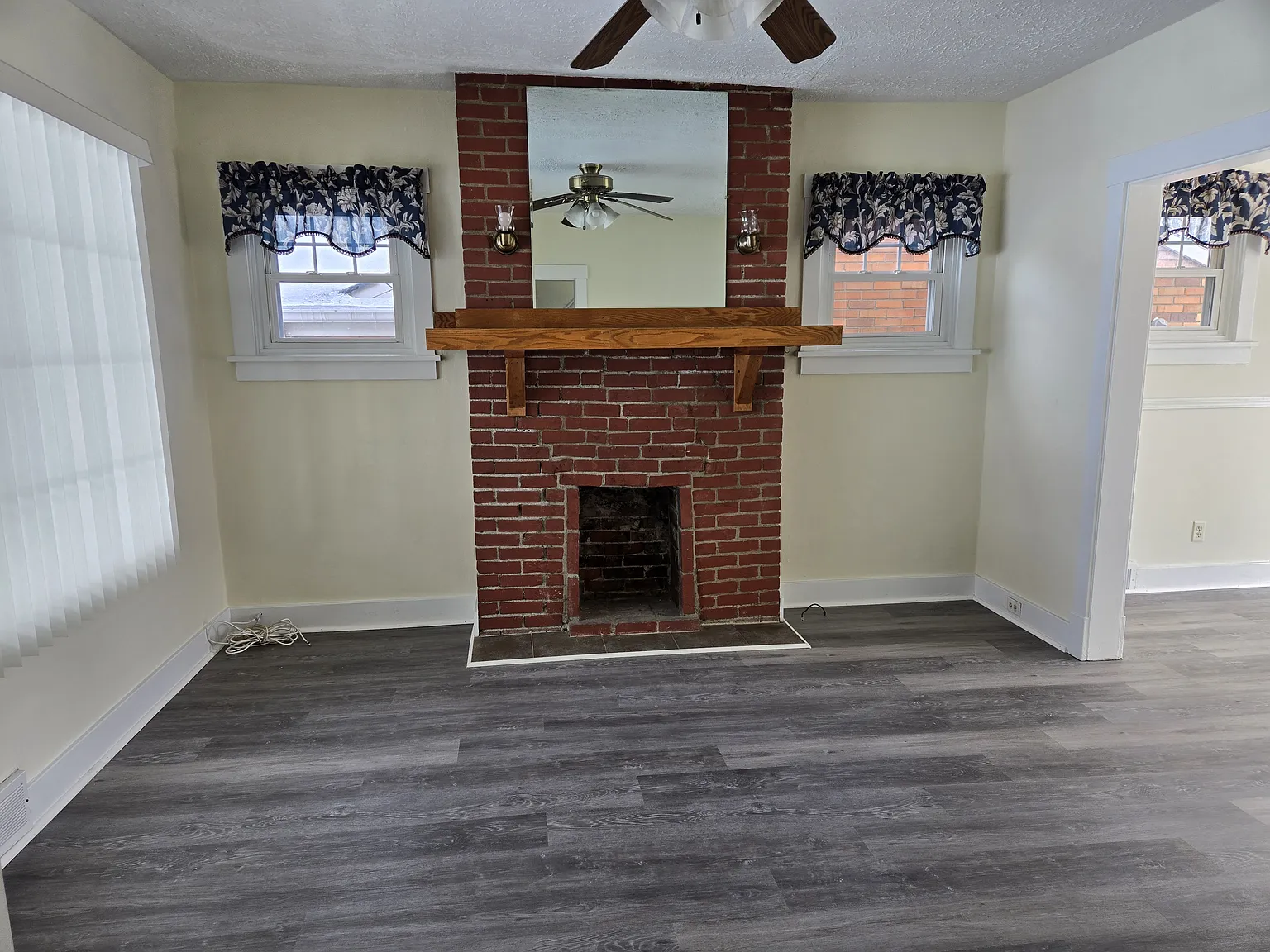 3 bed, 1.5 bath, 1176 sqft, $1,475 — Photo 4