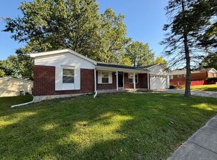 12910 Verwood Dr, Florissant, MO 63033