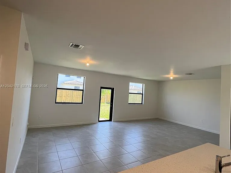 11945 SW 240th St — Photo 6