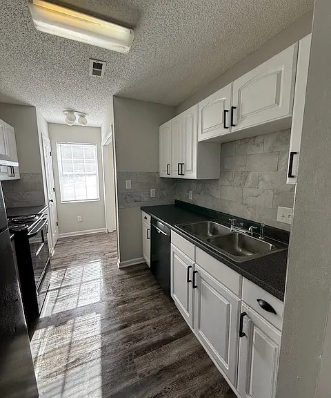2806 Pleasant Garden Rd — Photo 13