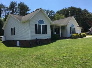 102 Freshfield Dr, Hudson, NC 28638